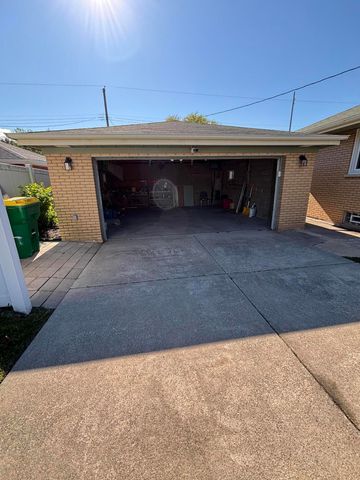 8108 Madison Avenue, Munster, IN 46321