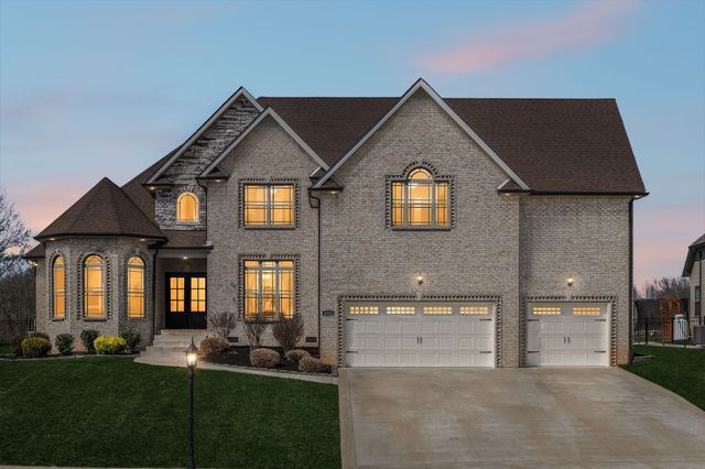 8325 Turnbull Dr, Pleasant View, TN 37146