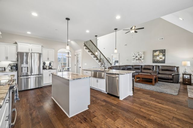 8325 Turnbull Dr, Pleasant View, TN 37146