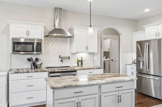 8325 Turnbull Dr, Pleasant View, TN 37146