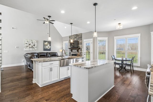 8325 Turnbull Dr, Pleasant View, TN 37146