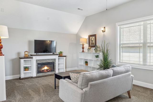 8325 Turnbull Dr, Pleasant View, TN 37146