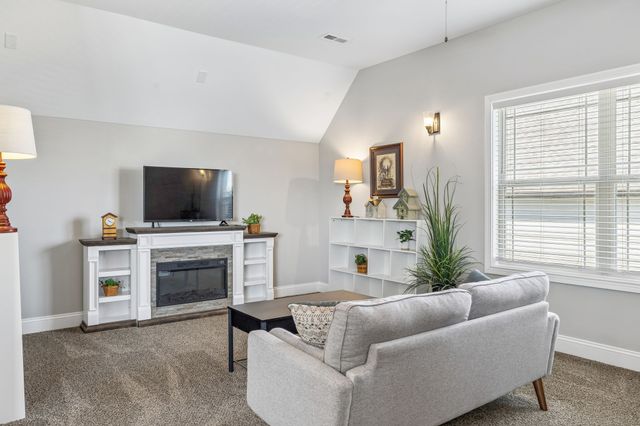 8325 Turnbull Dr, Pleasant View, TN 37146