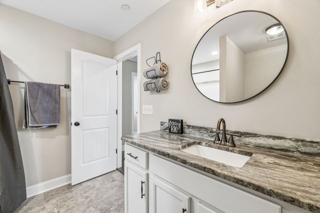 8325 Turnbull Dr, Pleasant View, TN 37146