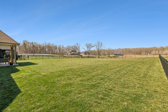 8325 Turnbull Dr, Pleasant View, TN 37146