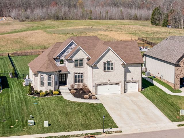 8325 Turnbull Dr, Pleasant View, TN 37146