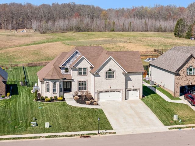 8325 Turnbull Dr, Pleasant View, TN 37146