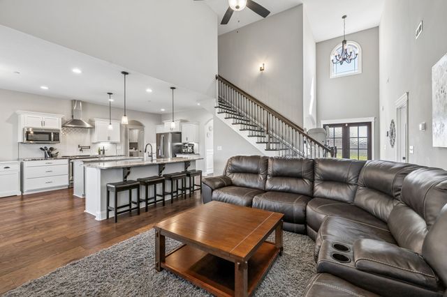 8325 Turnbull Dr, Pleasant View, TN 37146