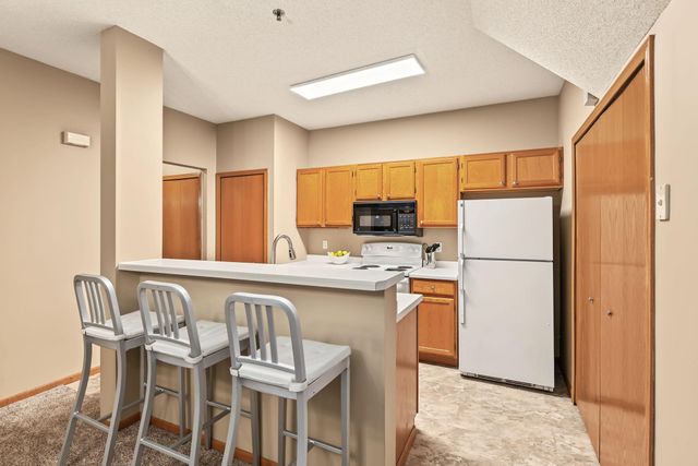 8399 Kimball Drive, Eden Prairie, MN 55347