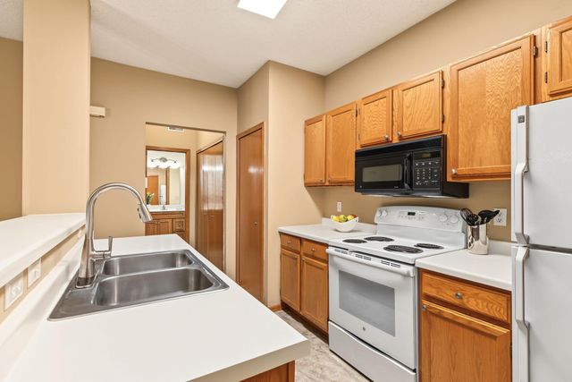 8399 Kimball Drive, Eden Prairie, MN 55347
