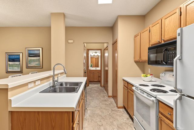 8399 Kimball Drive, Eden Prairie, MN 55347