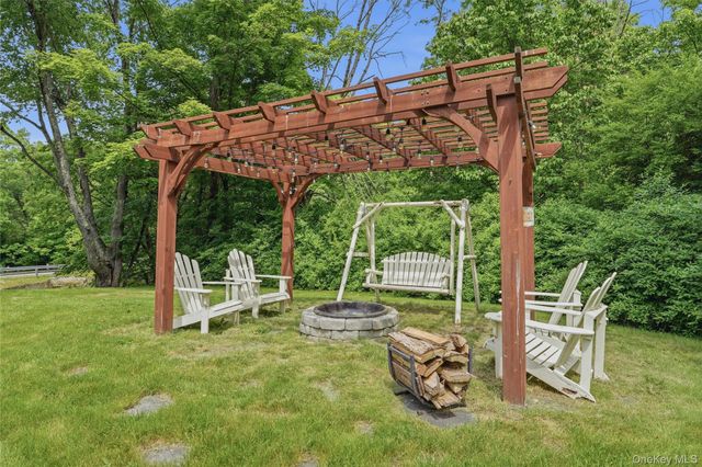 226 Cart Road C, Dover Plains, NY 12522