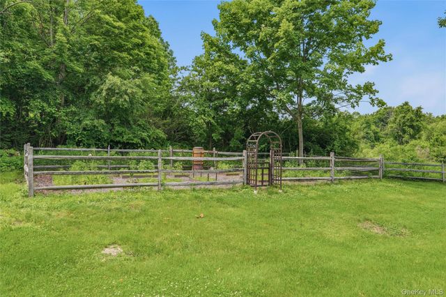 226 Cart Road C, Dover Plains, NY 12522