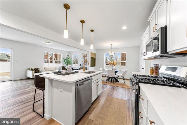 203 CHESTNUT PKWY, Wallingford, PA 19086