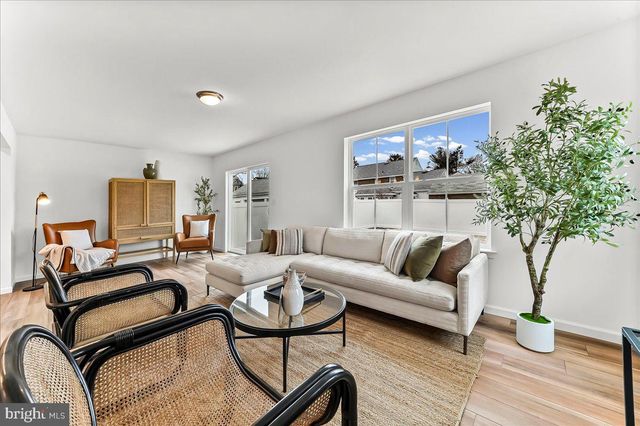 203 CHESTNUT PKWY, Wallingford, PA 19086