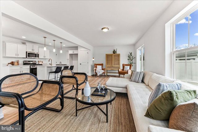 203 CHESTNUT PKWY, Wallingford, PA 19086