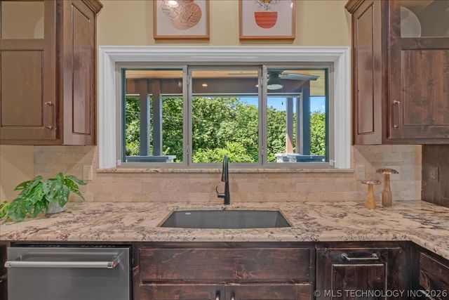 12636 S 13th Place, Jenks, OK 74037