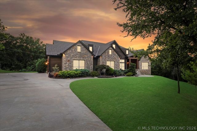 12636 S 13th Place, Jenks, OK 74037