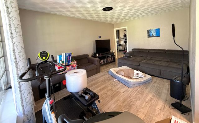 439 Shorewood Drive, Duncanville, TX 75116