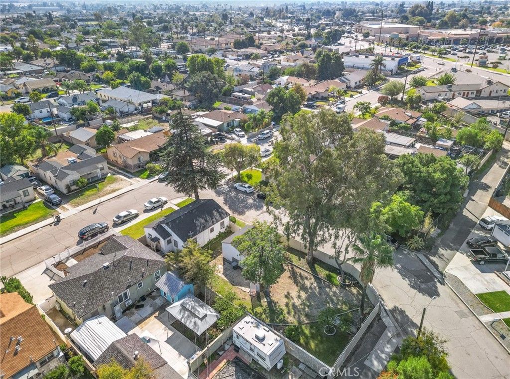 Image 17 of property listing at 939 E Olive Street, Colton, CA 92324