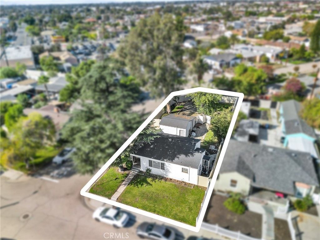 Image 18 of property listing at 939 E Olive Street, Colton, CA 92324