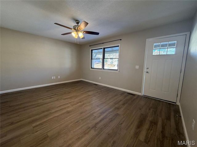 1800 E 9th Street, Washington, MO 63090