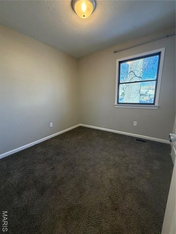 1800 E 9th Street, Washington, MO 63090