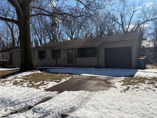 1800 E 9th Street, Washington, MO 63090