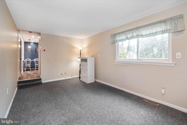 3301 ENGLEWOOD RD, Wilmington, DE 19810