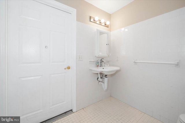 3301 ENGLEWOOD RD, Wilmington, DE 19810