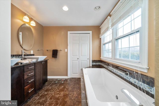 3301 ENGLEWOOD RD, Wilmington, DE 19810