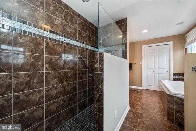 3301 ENGLEWOOD RD, Wilmington, DE 19810