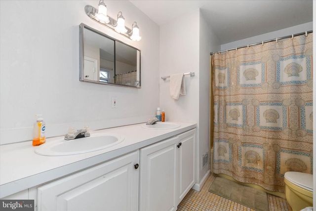 3301 ENGLEWOOD RD, Wilmington, DE 19810