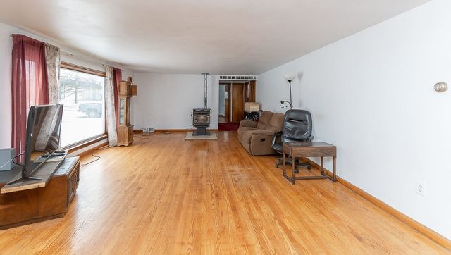 107 Wallace Dr, Darlngtn Twp, PA 16115