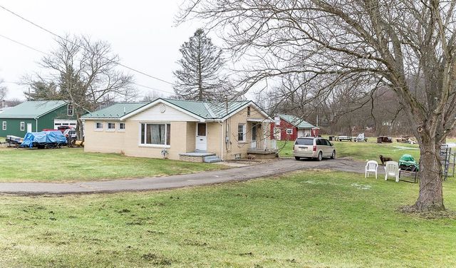107 Wallace Dr, Darlngtn Twp, PA 16115