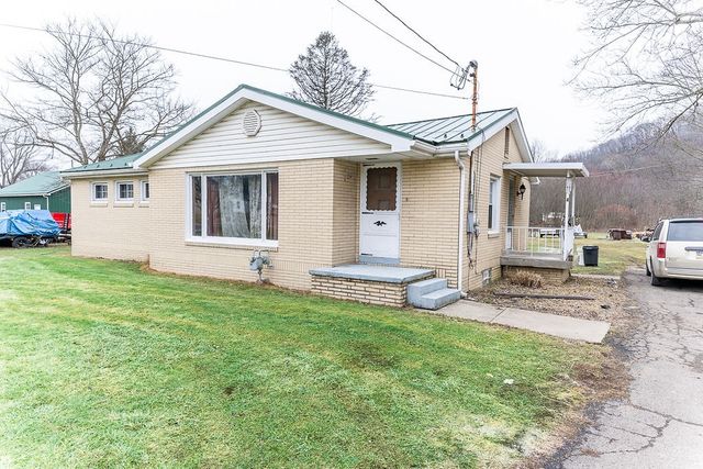 107 Wallace Dr, Darlngtn Twp, PA 16115