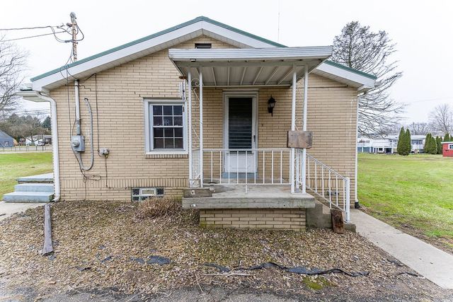 107 Wallace Dr, Darlngtn Twp, PA 16115