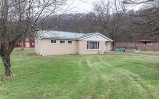 107 Wallace Dr, Darlngtn Twp, PA 16115