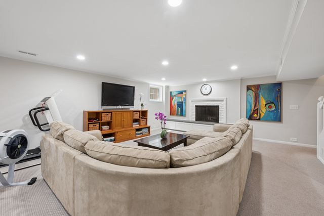 936 Sunset Road, Winnetka, IL 60093