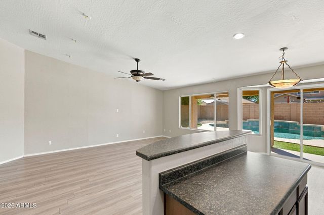 2643 E DESERT ROSE Trail, San Tan Valley, AZ 85143