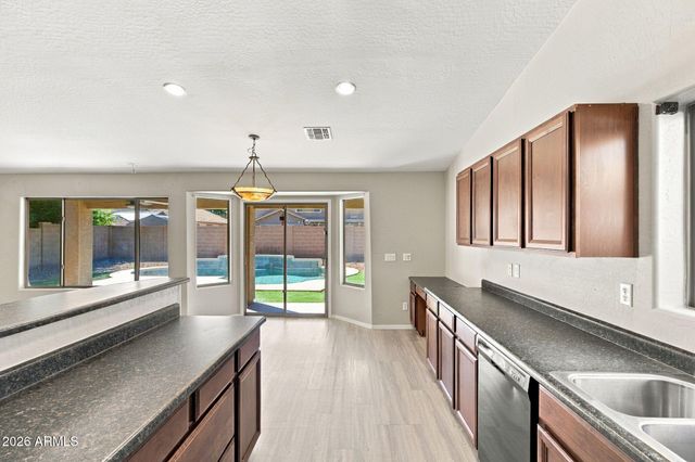 2643 E DESERT ROSE Trail, San Tan Valley, AZ 85143
