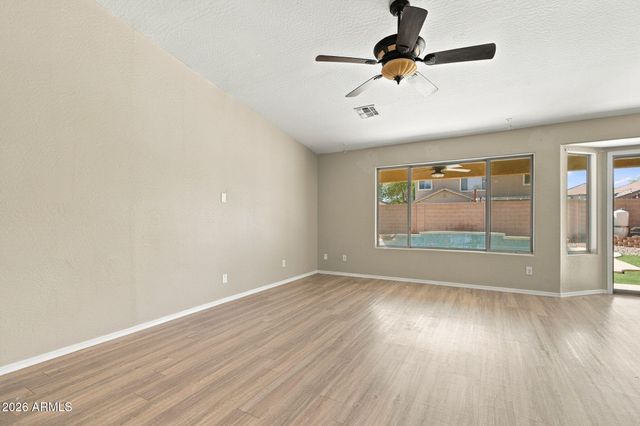 2643 E DESERT ROSE Trail, San Tan Valley, AZ 85143