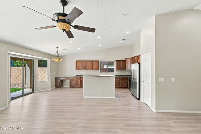 2643 E DESERT ROSE Trail, San Tan Valley, AZ 85143