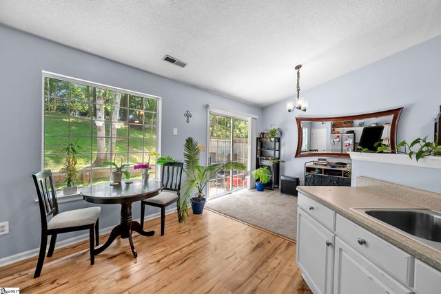 109 W Fall River Way, Simpsonville, SC 29680