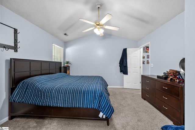 109 W Fall River Way, Simpsonville, SC 29680