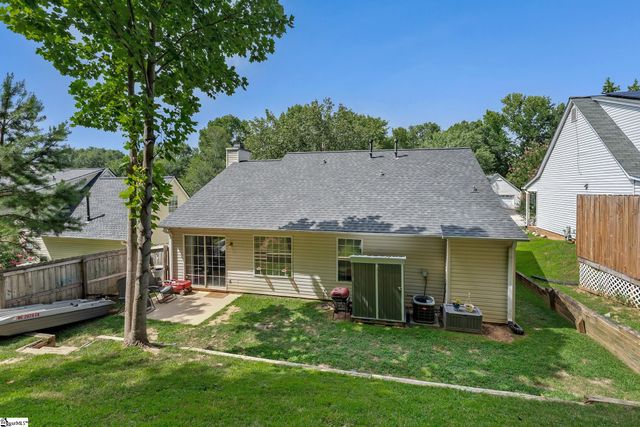 109 W Fall River Way, Simpsonville, SC 29680