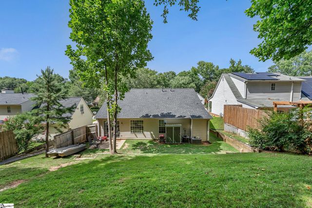 109 W Fall River Way, Simpsonville, SC 29680