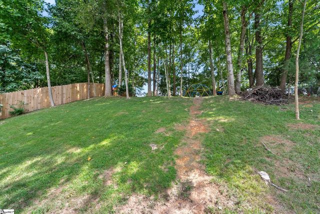 109 W Fall River Way, Simpsonville, SC 29680