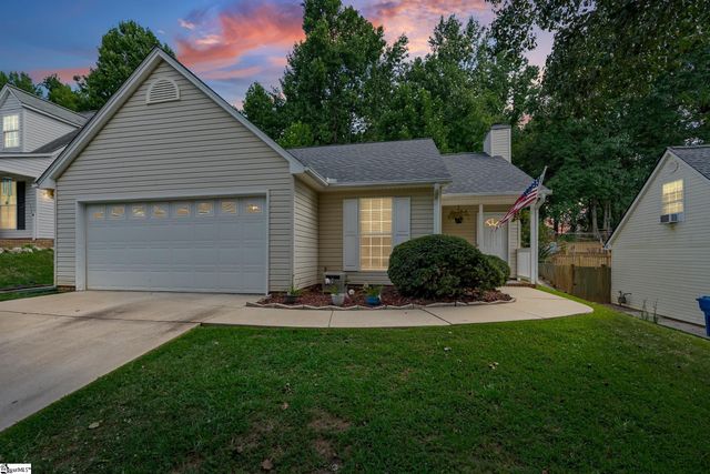 109 W Fall River Way, Simpsonville, SC 29680
