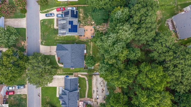 109 W Fall River Way, Simpsonville, SC 29680